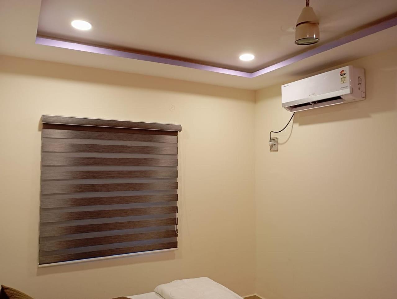 Aadya Inn New Luxury Hotel Tirupati Extérieur photo